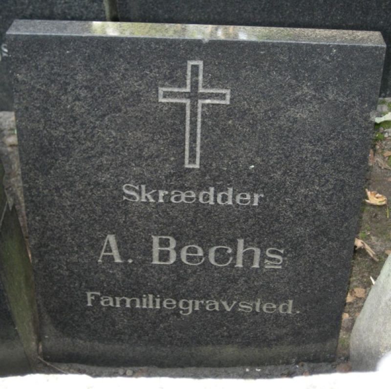 A. Bech's familiegravsted.jpg